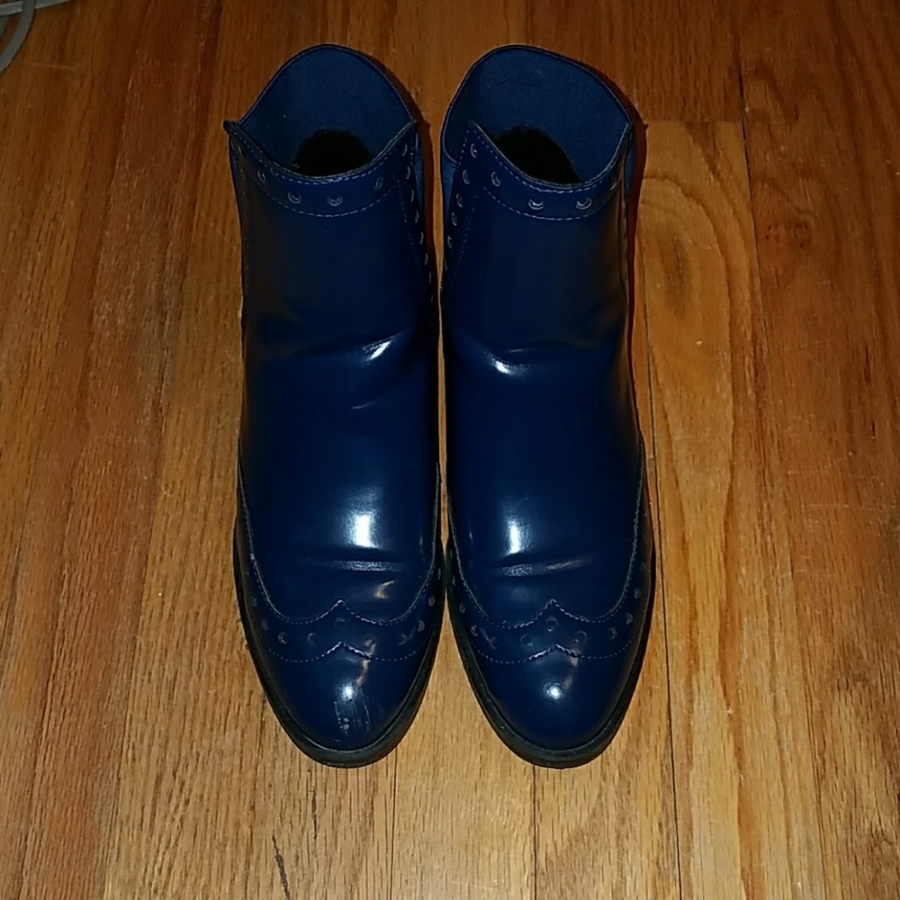 Mid top Chelsea boot